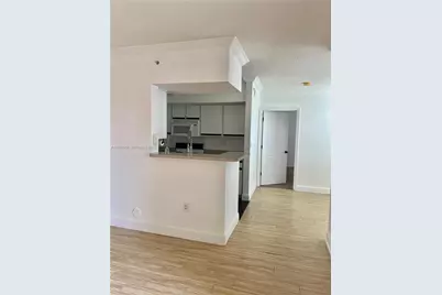 11650 SW 2nd St #16102, Pembroke Pines, FL 33025 - Photo 14