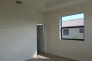 9205 W 33rd Way, Hialeah, FL 33018 - Photo 14