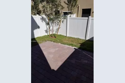 9205 W 33rd Way #9205, Hialeah, FL 33018 - Photo 30