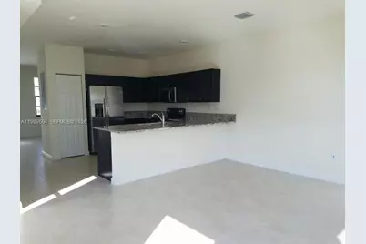 9205 W 33rd Way #9205, Hialeah, FL 33018 - Photo 8