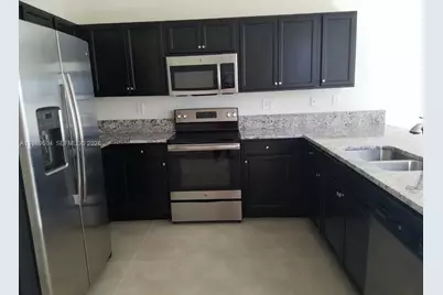 9205 W 33rd Way #9205, Hialeah, FL 33018 - Photo 4