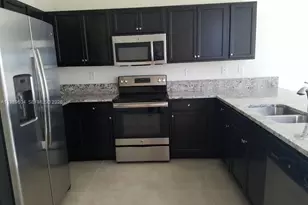 9205 W 33rd Way, Hialeah, FL 33018 - Photo 4