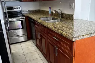 9686 Fontainebleau Blvd, Miami, FL 33172 - Photo 12