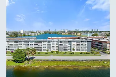 18601 NE 14th Ave #111, Miami, FL 33179 - Photo 2
