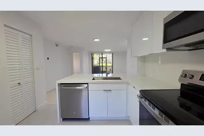 10161 W Sunrise Blvd #101, Plantation, FL 33322 - Photo 6