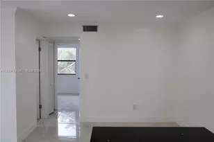 2550 W 67th Pl, Hialeah, FL 33016 - Photo 10