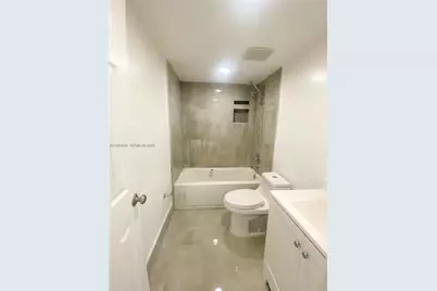 2550 W 67th Pl #22-32, Hialeah, FL 33016 - Photo 26