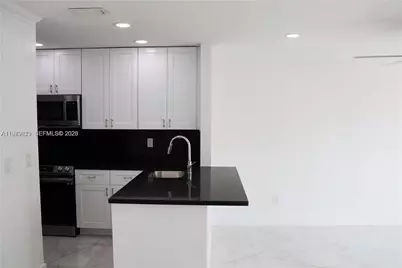 2550 W 67th Pl #22-32, Hialeah, FL 33016 - Photo 12