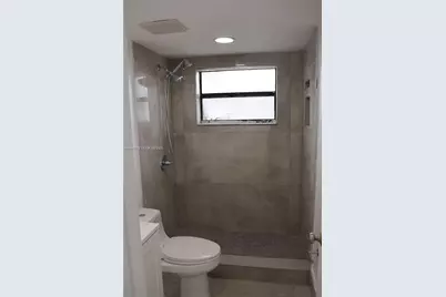 2550 W 67th Pl #22-32, Hialeah, FL 33016 - Photo 14
