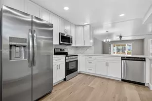 12500 SW 5th Ct, Pembroke Pines, FL 33027 - Photo 1