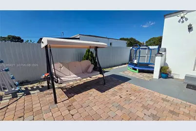 1236 Rutland St, Opa Locka, FL 33054 - Photo 6