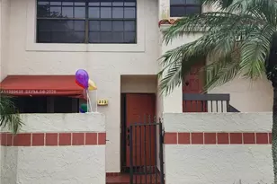 203 Liberty Ct, Deerfield Beach, FL 33442 - Photo 2