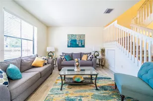 10565 W 34th Ct, Hialeah, FL 33018 - Photo 4