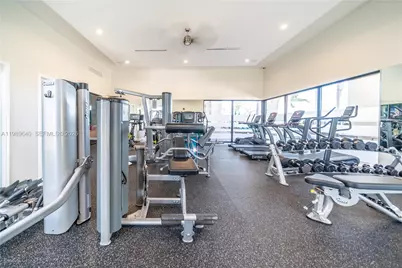 10565 W 34th Ct, Hialeah, FL 33018 - Photo 26