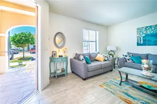 10565 W 34th Ct, Hialeah, FL 33018 - Photo 2