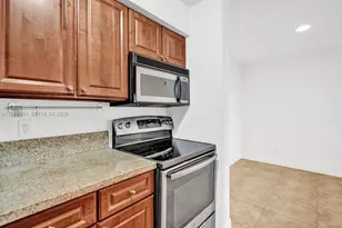 949 Riverside Dr, Coral Springs, FL 33071 - Photo 4