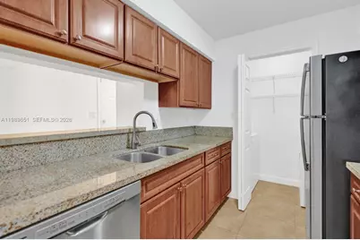 949 Riverside Dr #417, Coral Springs, FL 33071 - Photo 8