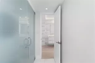 401 Ocean Dr, Miami Beach, FL 33139 - Photo 24