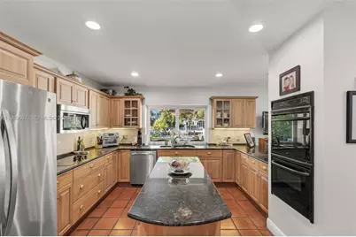 221 Knollwood Dr, Key Biscayne, FL 33149 - Photo 8