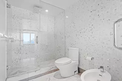 200 Biscayne Boulevard Way #3707, Miami, FL 33131 - Photo 24