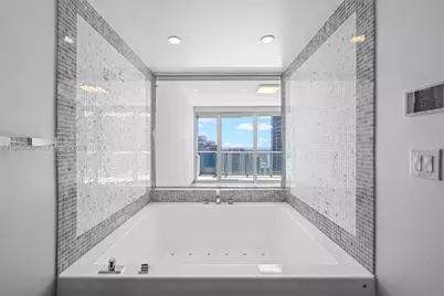 200 Biscayne Boulevard Way #3707, Miami, FL 33131 - Photo 22