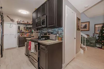 8340 NW 191st Ln #6L, Hialeah, FL 33015 - Photo 10