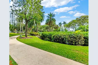 2851 NE 183rd St #905E, Aventura, FL 33160 - Photo 18