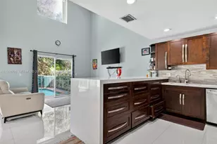 12289 NW 1st St, Plantation, FL 33325 - Photo 8