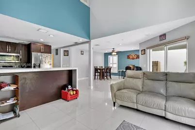 12289 NW 1st St, Plantation, FL 33325 - Photo 10