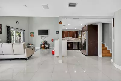 12289 NW 1st St, Plantation, FL 33325 - Photo 14