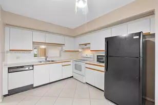 12750 SW 4th Ct, Pembroke Pines, FL 33027 - Photo 12