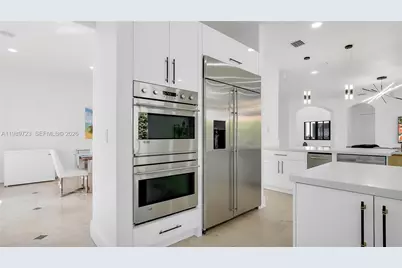 7965 SW 195th St, Cutler Bay, FL 33157 - Photo 6