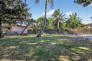 870 NE 144th St, North Miami, FL 33161 - Photo 24