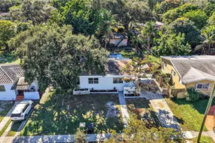 870 NE 144th St, North Miami, FL 33161 - Photo 26