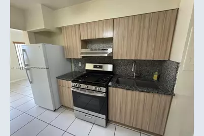 510 W 36th Pl, Hialeah, FL 33012 - Photo 6
