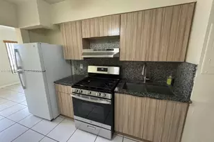 510 W 36th Pl, Hialeah, FL 33012 - Photo 6