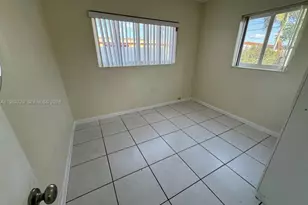 510 W 36th Pl, Hialeah, FL 33012 - Photo 8