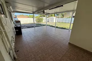 510 W 36th Pl, Hialeah, FL 33012 - Photo 12