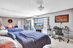 337 Ives Dairy Rd, Miami, FL 33179 - Photo 16