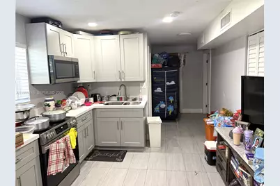 9615 NW 26th Ave, Miami, FL 33147 - Photo 8