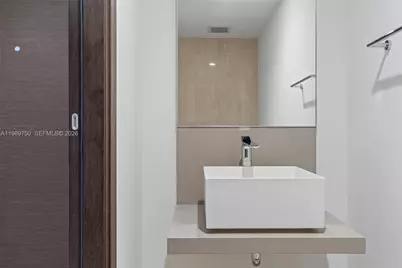 1000 Brickell Plz #2812, Miami, FL 33131 - Photo 34