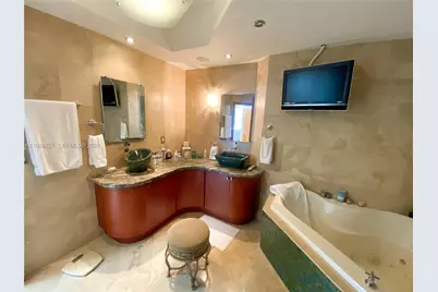 6301 Collins Ave #TS3, Miami Beach, FL 33141 - Photo 32