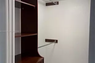 8075 SW 107th Ave, Miami, FL 33173 - Photo 10