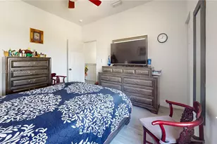 809 NW 170th Terrace, Pembroke Pines, FL 33028 - Photo 18