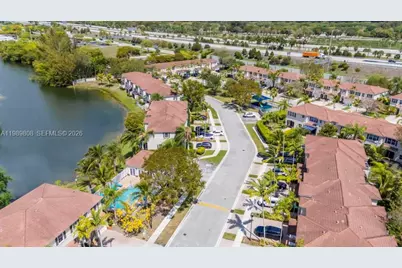 102 Riverwalk Cir, Sunrise, FL 33326 - Photo 36