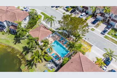 102 Riverwalk Cir, Sunrise, FL 33326 - Photo 32