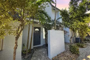 700 SE 14th St, Fort Lauderdale, FL 33316 - Photo 2