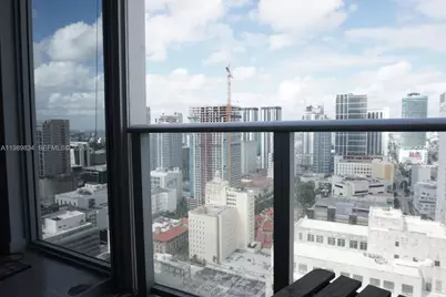 151 SE 1st  St #3304, Miami, FL 33131 - Photo 2