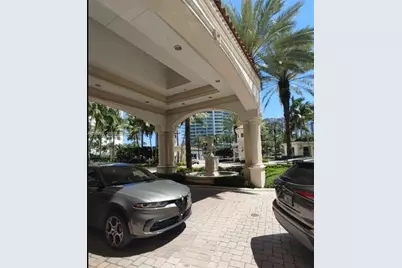 20000 E Country Club Dr #201, Aventura, FL 33180 - Photo 28