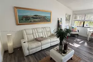 10670 SW 156th Pl, Miami, FL 33196 - Photo 4